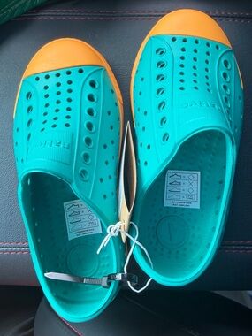 Native Kids Teal with Orange Toe Water Shoes